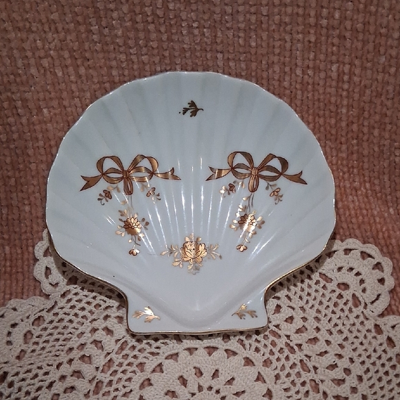 Other - Vintage Shell-Shaped Dish with Gold Accents